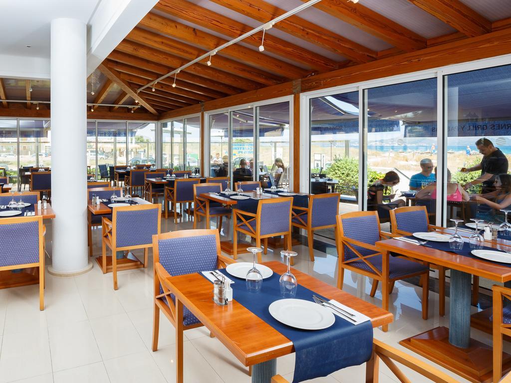 Aparthotel Dunes Platja Кан-Пікафорт Екстер'єр фото