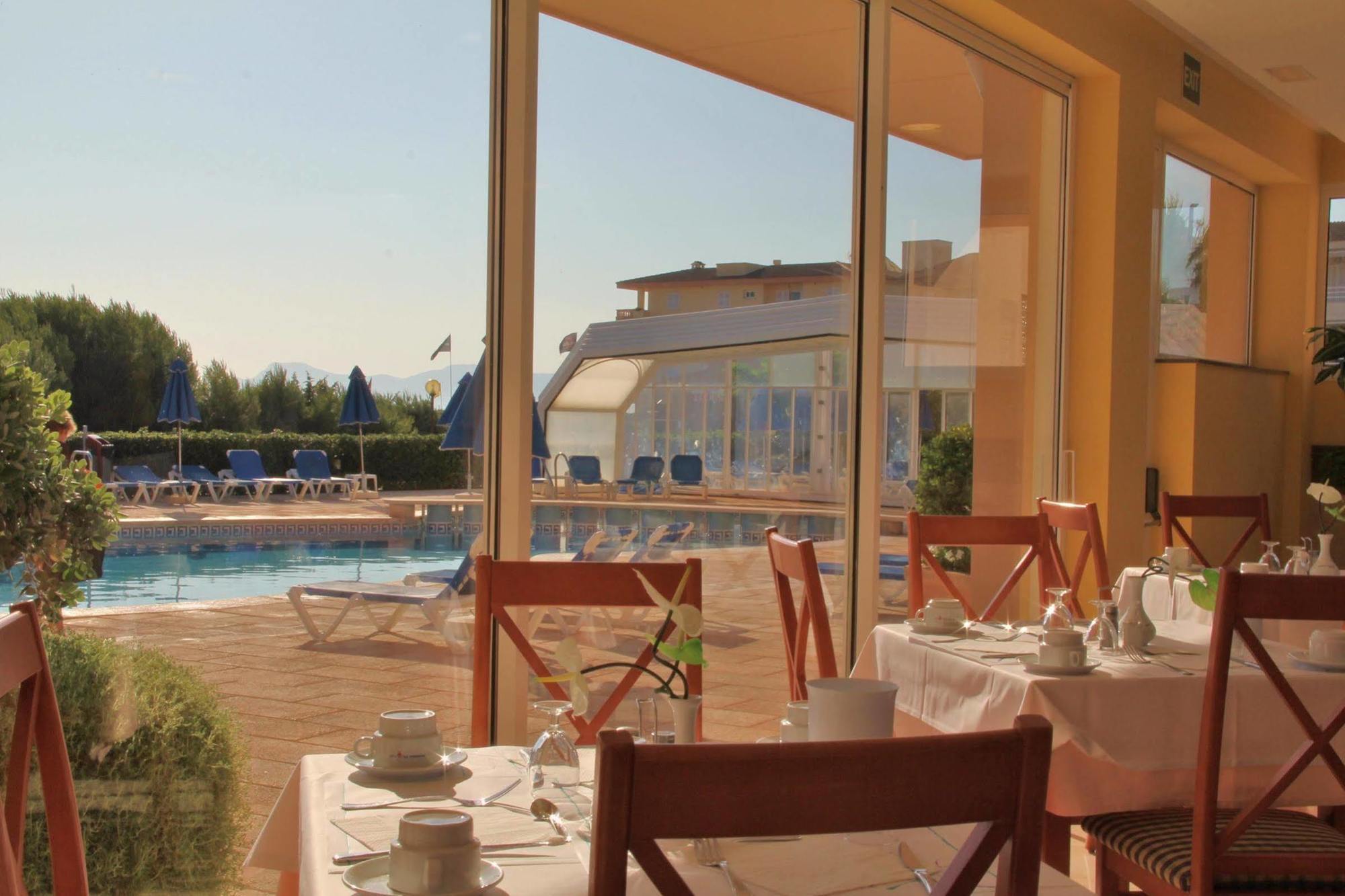 Aparthotel Dunes Platja Кан-Пікафорт Екстер'єр фото